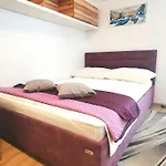 Vila Vodice *