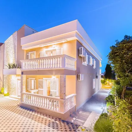 Vila Vodice Apartman *