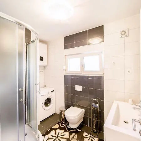 Vila Vodice * Βόντιτσε