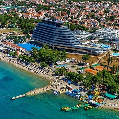 Vila Vodice *